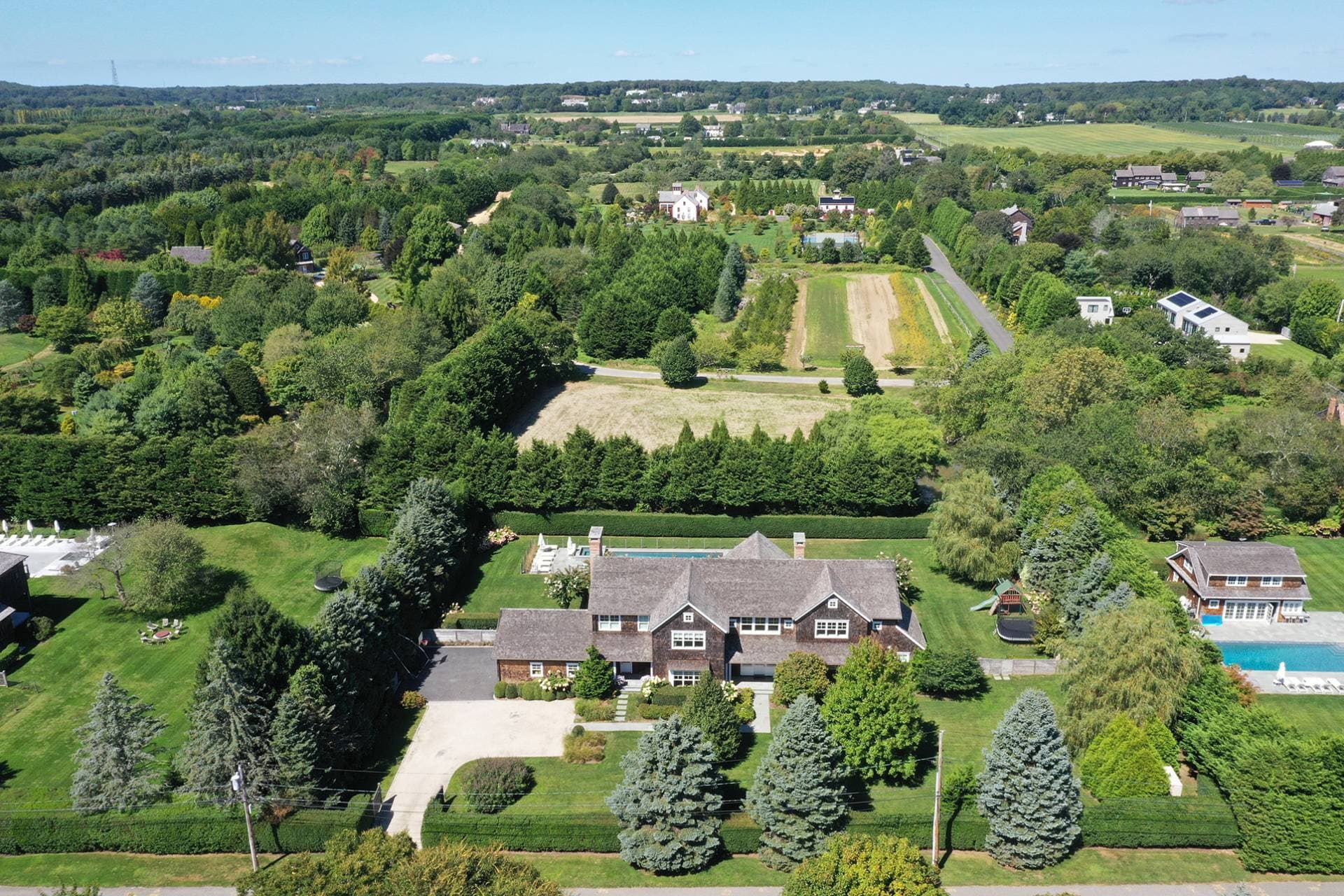 36 Chase Court, Bridgehampton