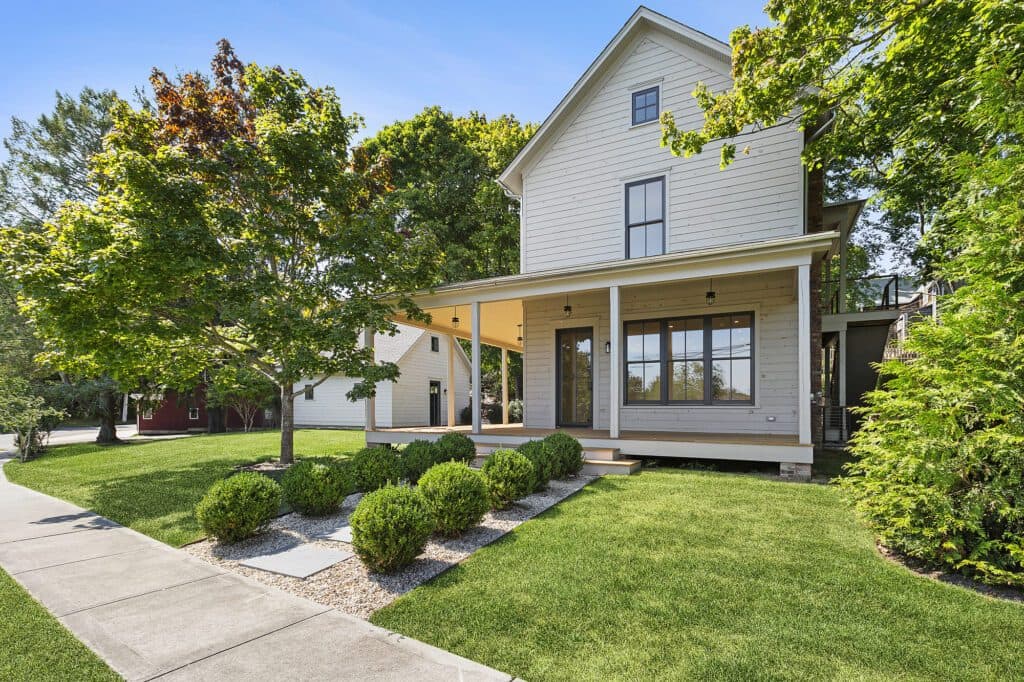 5 Grand Avenue, Shelter Island Heights