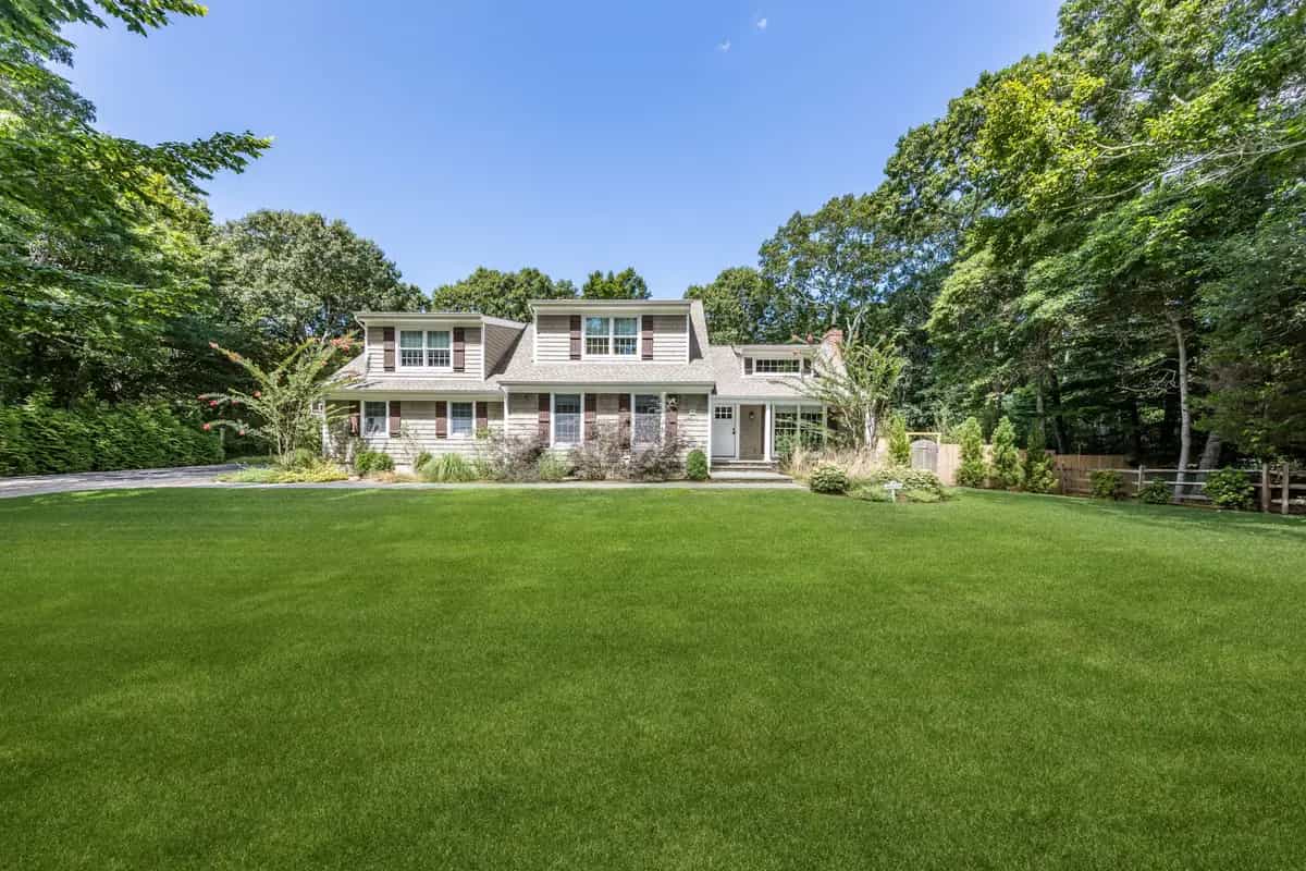 10 Dominy Court, East Hampton. Photo courtesy of Hedgerow Exclusive Properties