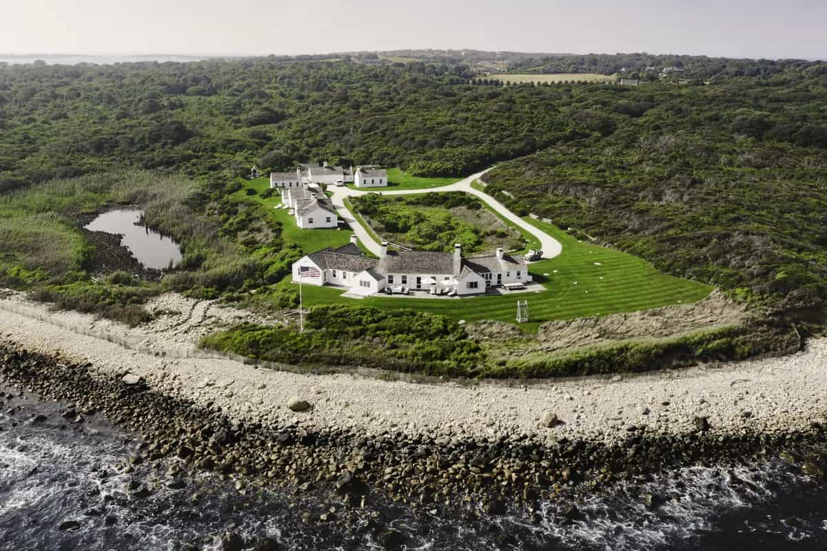 16 Cliff Drive & 8 Old Montauk Highway, Montauk. Photo courtesy of Hedgerow Exclusive Properties