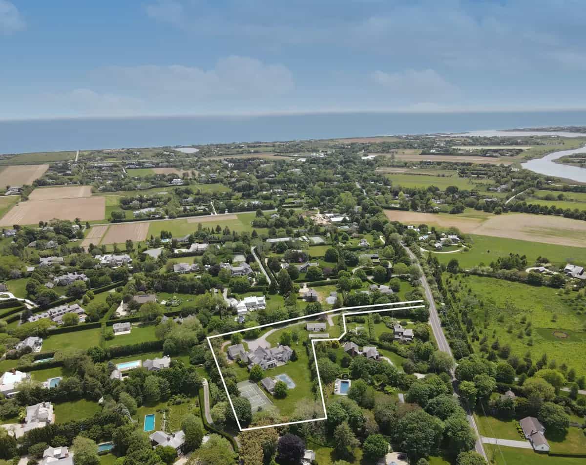 219 Sagg Main Street, Sagaponack. Photo courtesy of Hedgerow Exclusive Properties