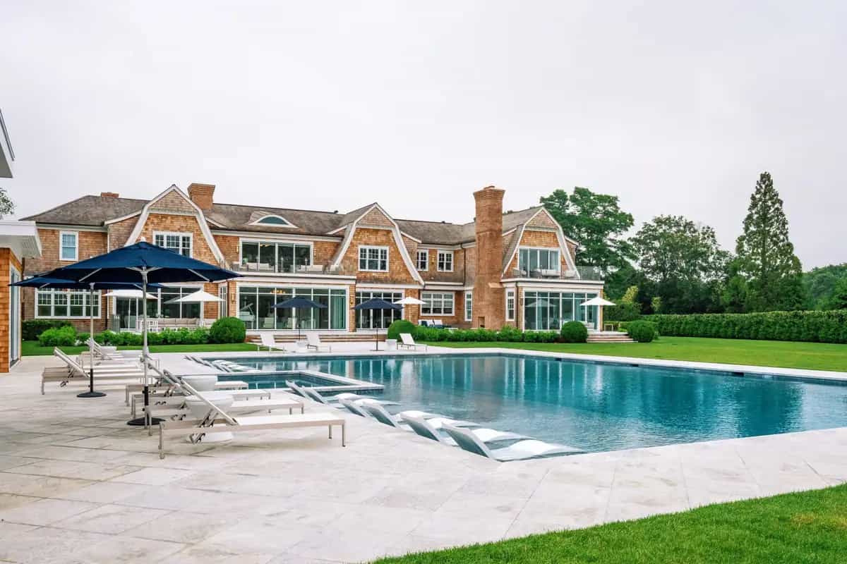 55 Coopers Neck Lane, Southampton. Photo courtesy of Hedgerow Exclusive Properties