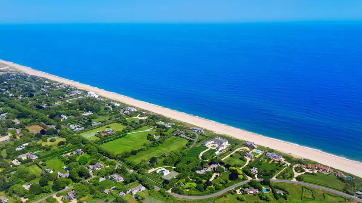 Lily Pond Compound, East Hampton. Photo courtesy of Hedgerow Exclusive Properties