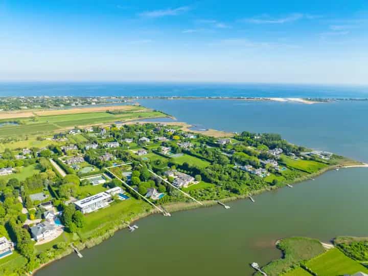 120 Bay Lane, Water Mill. Photo courtesy of Hedgerow Exclusive Properties