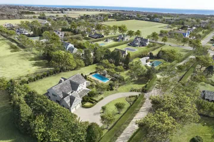 124 Hedges Lane, Sagaponack. Photo courtesy of Hedgerow Exclusive Properties