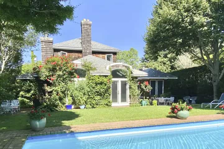 14 Barns Lane, East Hampton. Photo courtesy of Hedgerow Exclusive Properties