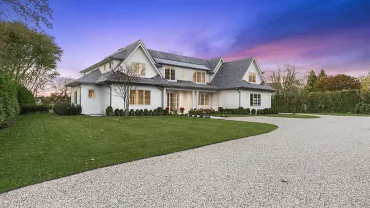 156 Summerfield Lane, Water Mill. Photo courtesy of Hedgerow Exclusive Properties