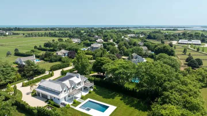 156 Summerfield Lane, Water Mill. Photo courtesy of Hedgerow Exclusive Properties
