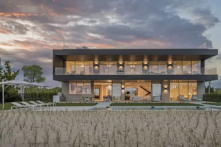 165 Surfside Drive, Bridgehampton. Photo courtesy of Hedgerow Exclusive Properties