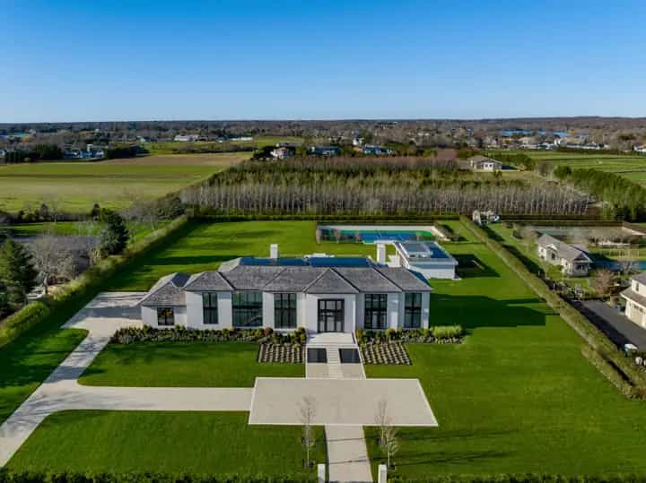 180 Rose Hill Road, Water Mill. Photo courtesy of Hedgerow Exclusive Properties