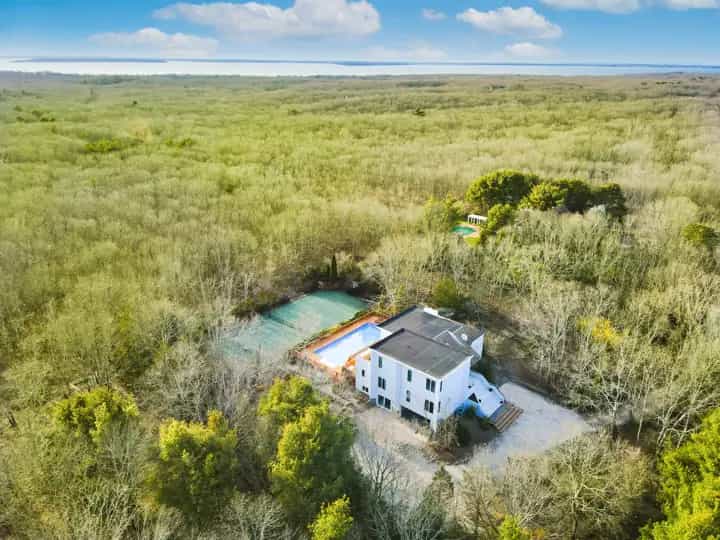 190 Bridies Path, Southampton. Photo courtesy of Hedgerow Exclusive Properties