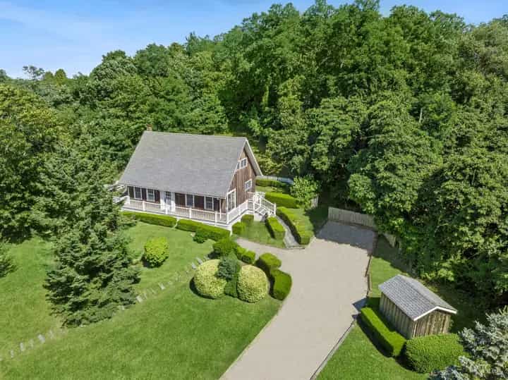 2 Linda Road, Shelter Island. Photo courtesy of Hedgerow Exclusive Properties