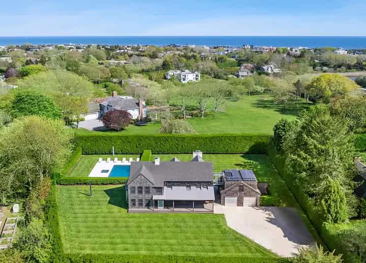25 Jobs Lane, Bridgehampton. Photo courtesy of Hedgerow Exclusive Properties