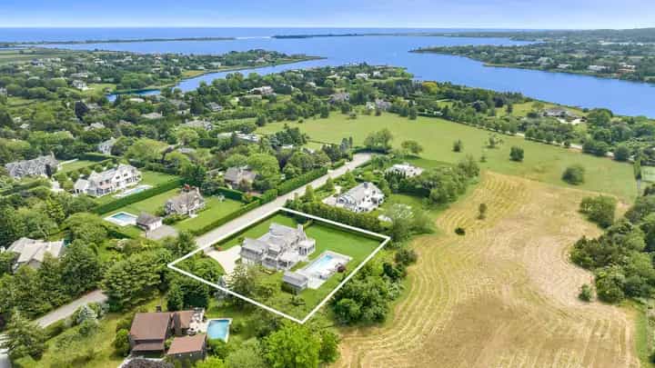30 Lawrence Court, Water Mill. Photo courtesy of Hedgerow Exclusive Properties