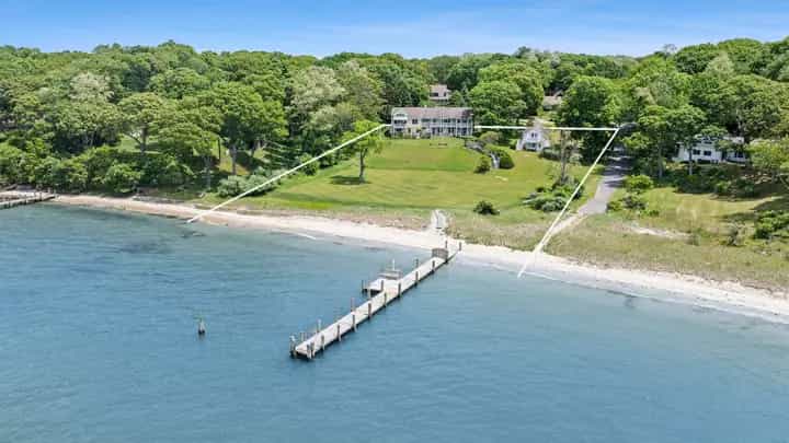 33 Dinah Rock Road, Shelter Island. Photo courtesy of Hedgerow Exclusive Properties