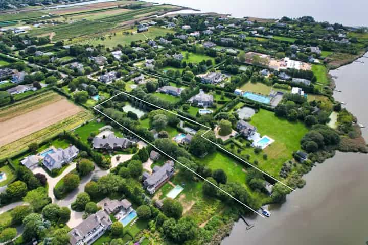4 Bay Lane, Water Mill. Photo courtesy of Hedgerow Exclusive Properties