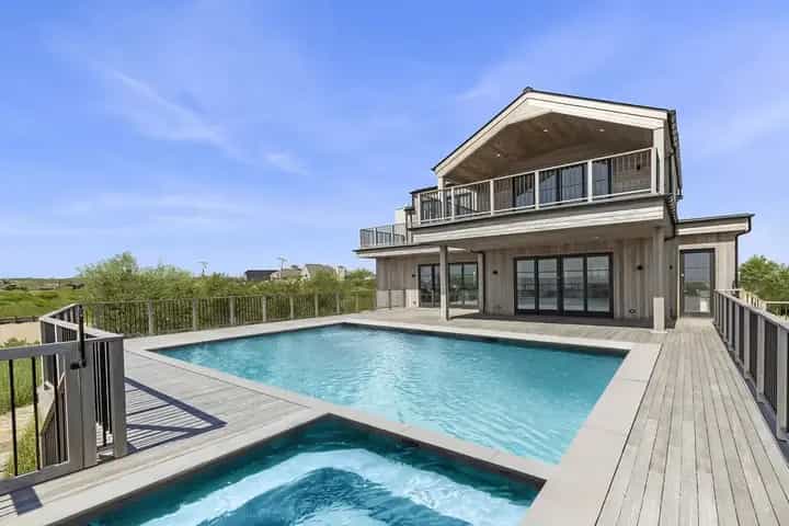 40 Deforest Road (Casa Las Olas), Montauk. Photo courtesy of Hedgerow Exclusive Properties