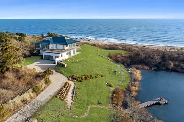 42 Old Montauk Highway, Montauk. Photo courtesy of Hedgerow Exclusive Properties