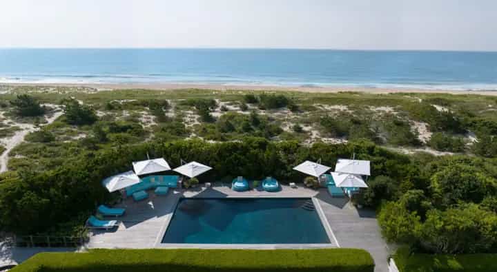 43 East Dune Lane, East Hampton. Photo courtesy of Hedgerow Exclusive Properties