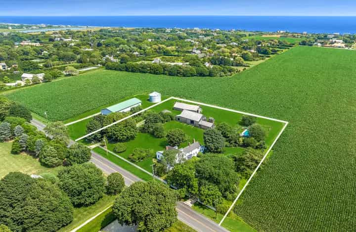 453 Hedges Lane, Sagaponack. Photo courtesy of Hedgerow Exclusive Properties