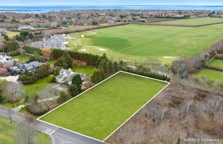 479 Pauls Lane, Bridgehampton. Photo courtesy of Hedgerow Exclusive Properties