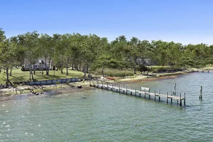 47B South Ferry Road, Shelter Island. Photo courtesy of Hedgerow Exclusive Properties