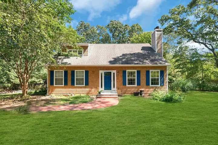 49 Birchwood Lane, Bridgehampton. Photo courtesy of Hedgerow Exclusive Properties