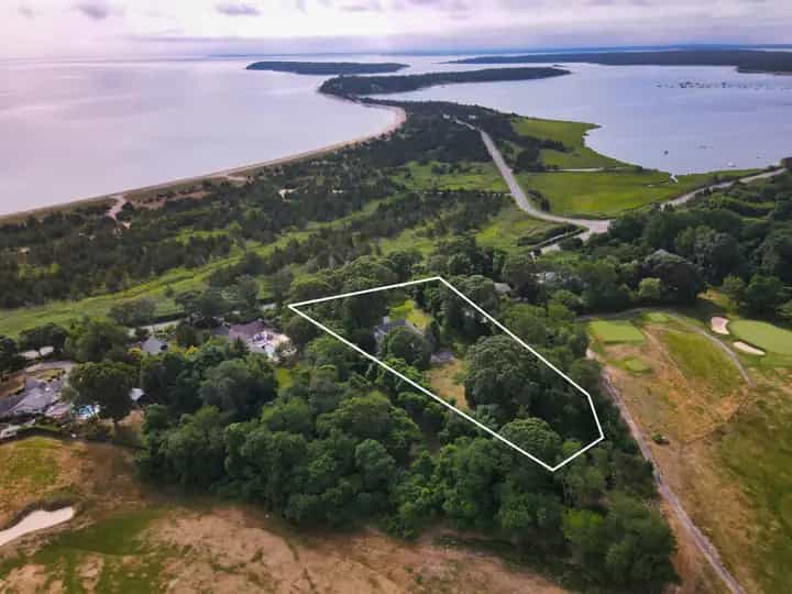 5 Gardiners Bay Drive, Shelter Island. Photo courtesy of Hedgerow Exclusive Properties