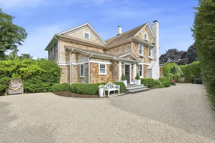 55 Halsey Lane, Bridgehampton. Photo courtesy of Hedgerow Exclusive Properties