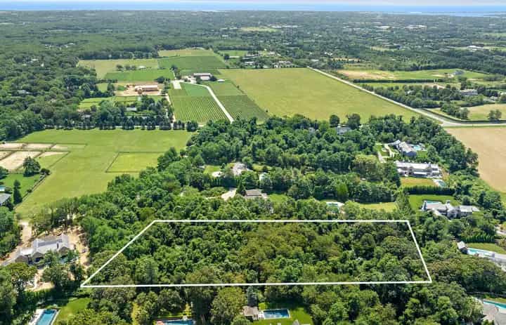 7 Casey Lane, Bridgehampton. Photo courtesy of Hedgerow Exclusive Properties