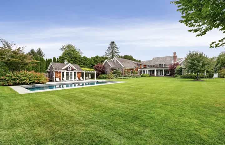 93 Middle Lane, East Hampton. Photo courtesy of Hedgerow Exclusive Properties