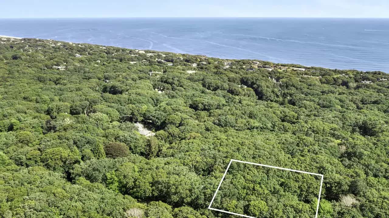 106 Laurel Drive, Montauk, photograph 3 of 3. Courtesy of Hedgerow Exclusive Properties