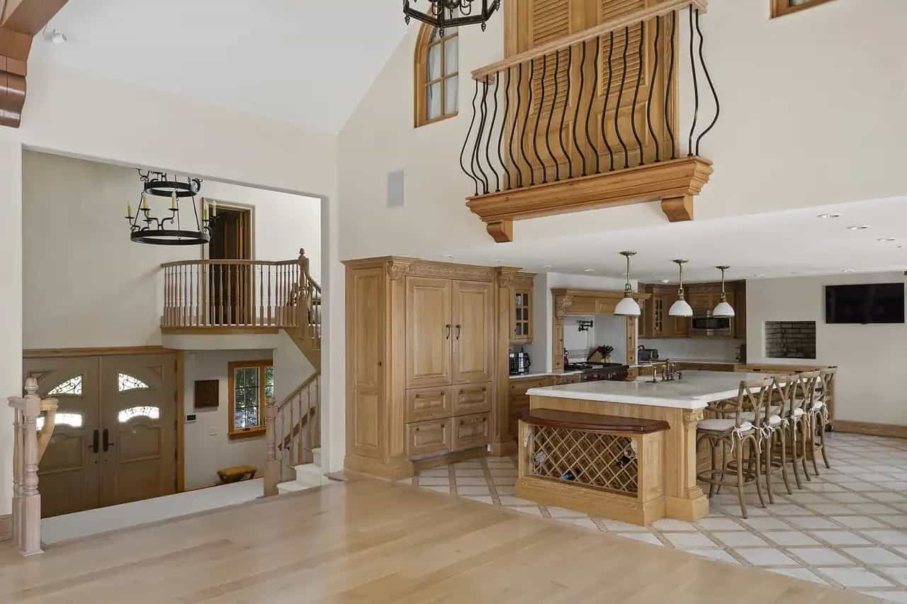 14 St Mary's Lane, Amagansett, photograph 6 of 8. Courtesy of Hedgerow Exclusive Properties