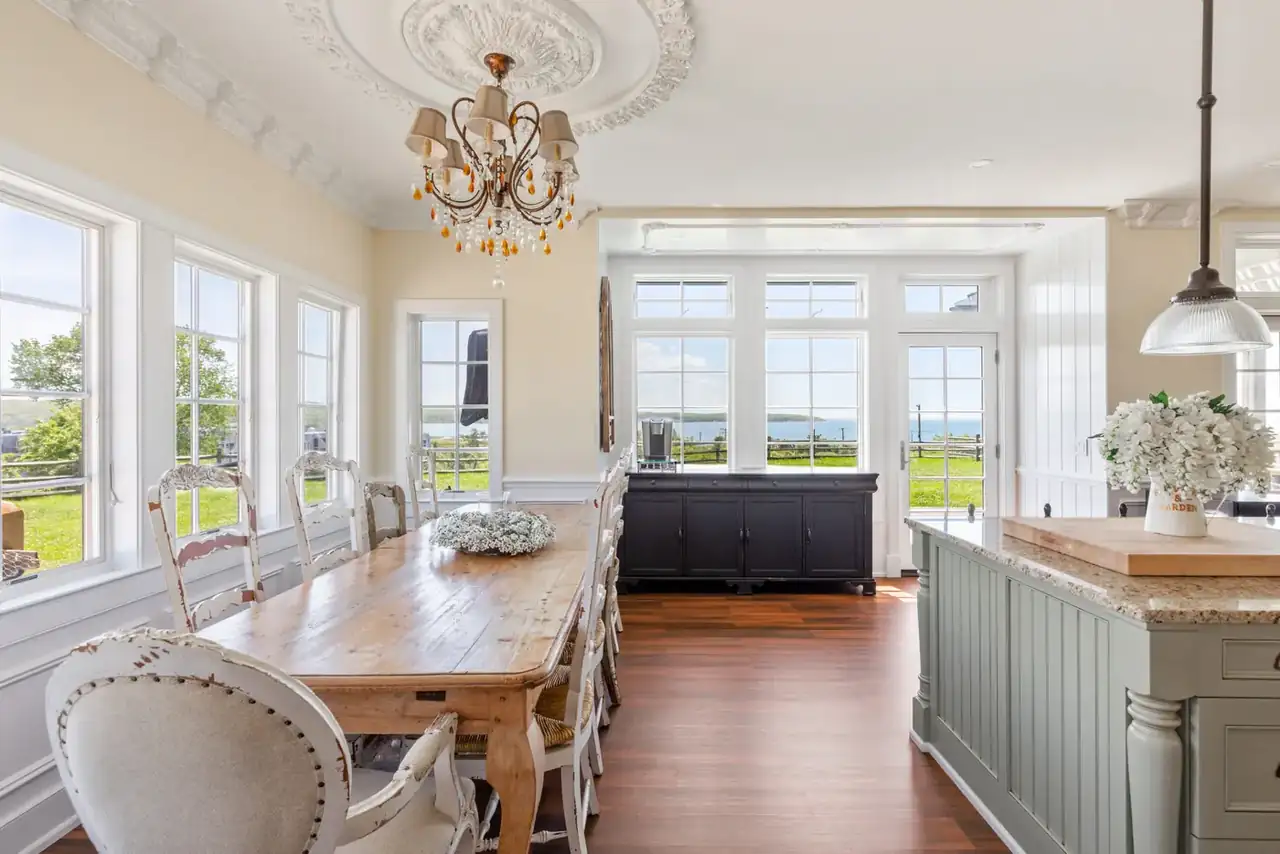 15 Edgemere Street, Montauk, photograph 5 of 8. Courtesy of Hedgerow Exclusive Properties