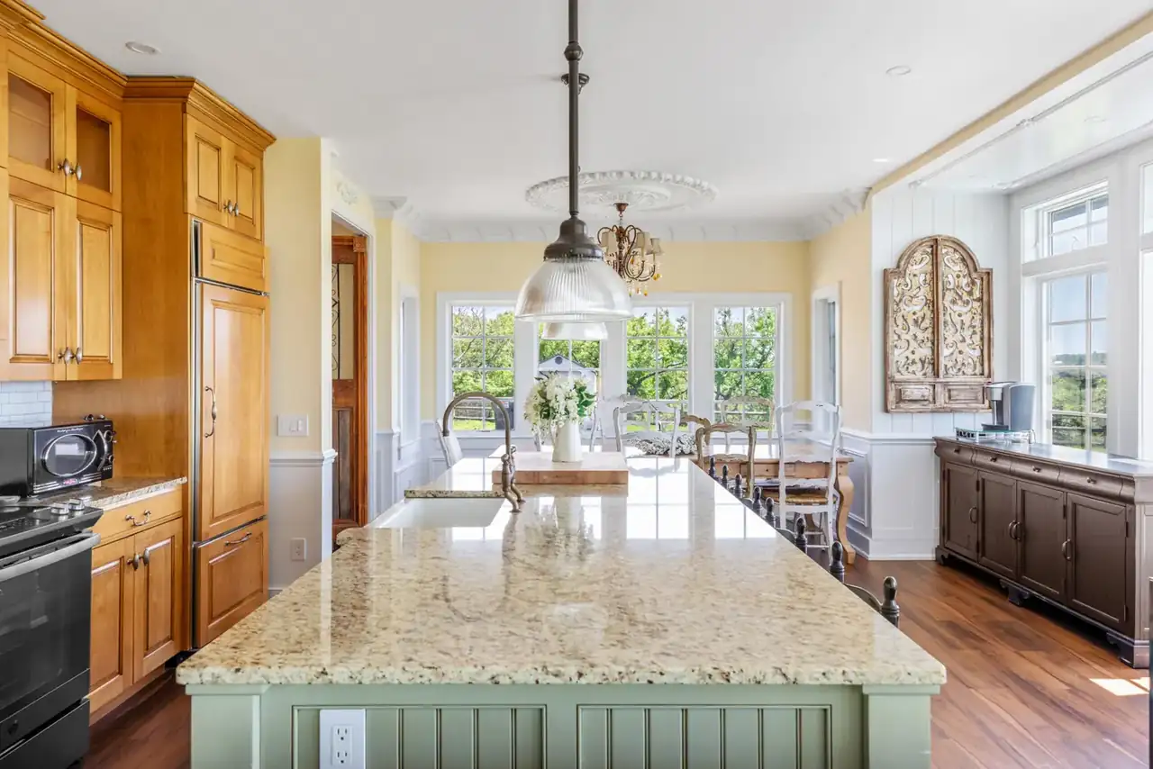 15 Edgemere Street, Montauk, photograph 7 of 8. Courtesy of Hedgerow Exclusive Properties