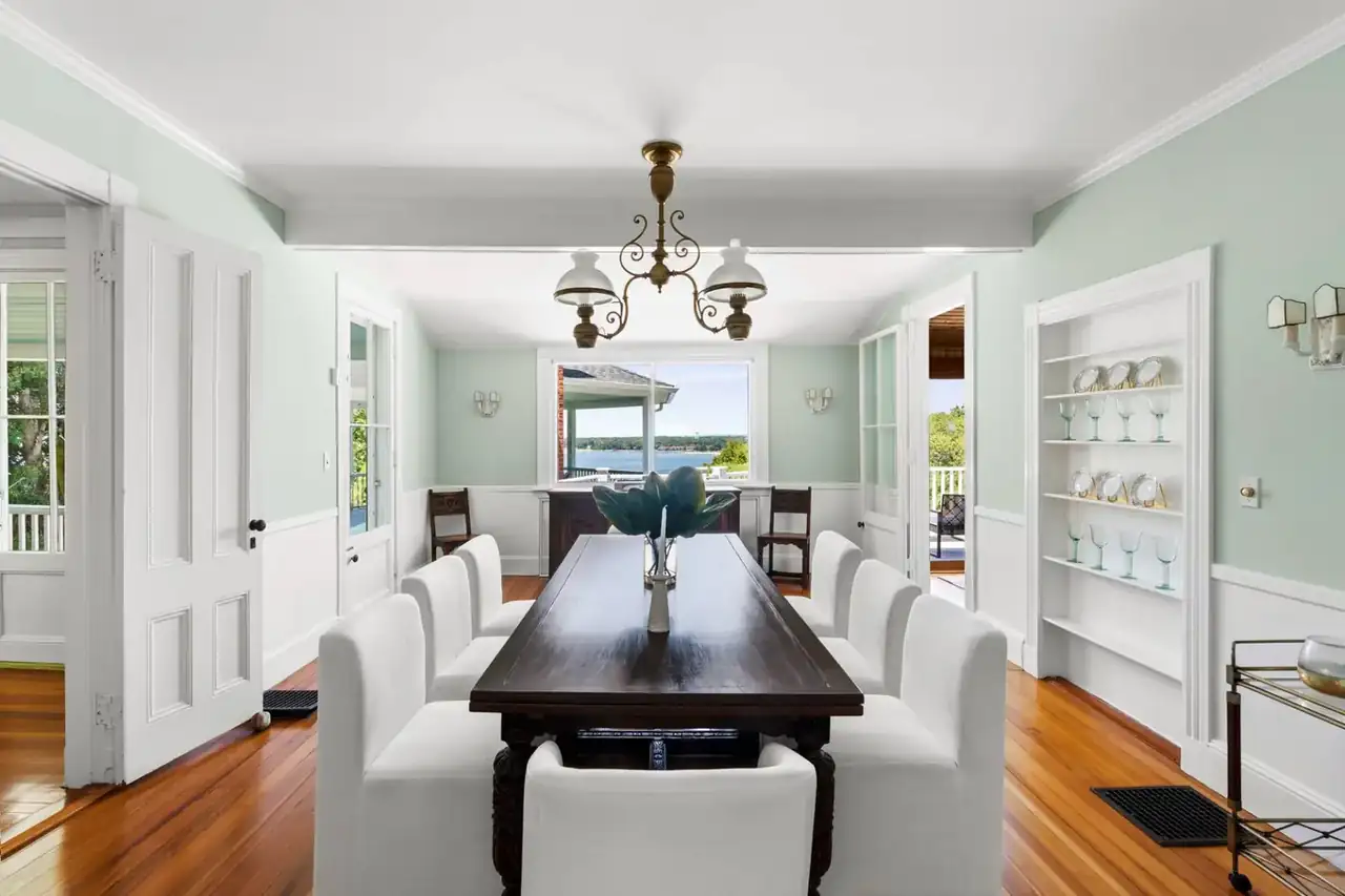 20 Prospect Avenue, Shelter Island, photograph 4 of 8. Courtesy of Hedgerow Exclusive Properties