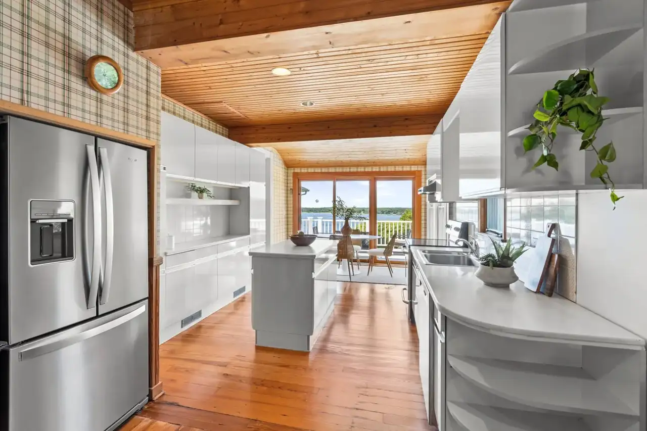 20 Prospect Avenue, Shelter Island, photograph 7 of 8. Courtesy of Hedgerow Exclusive Properties