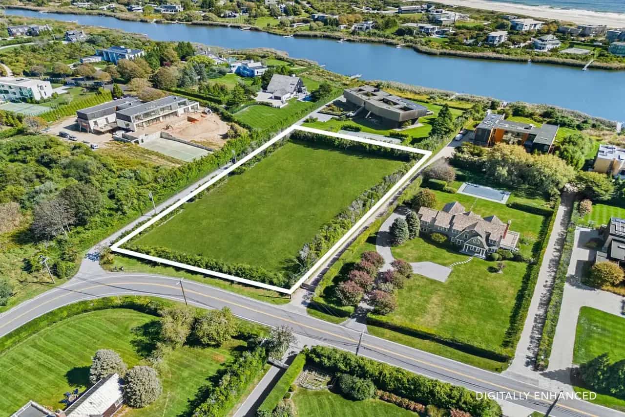 351 Jobs Lane, Bridgehampton, photograph 4 of 5. Courtesy of Hedgerow Exclusive Properties