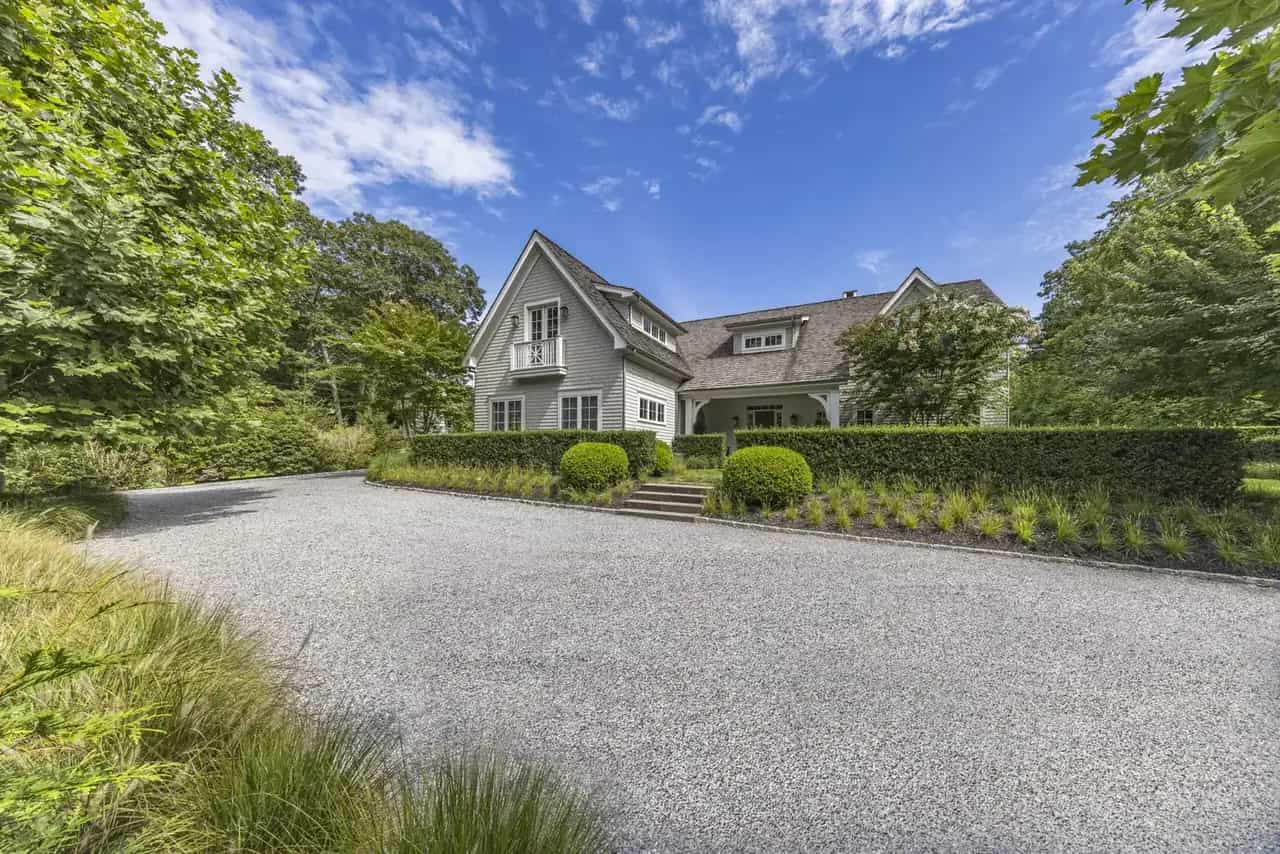 58 Cove Hollow Road, East Hampton, photograph 2 of 8. Courtesy of Hedgerow Exclusive Properties