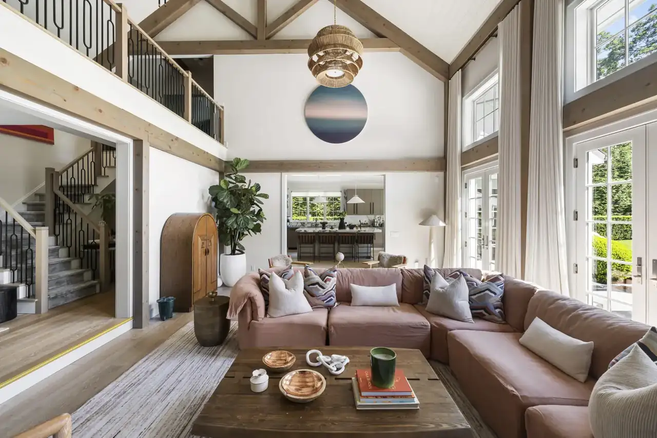 58 Cove Hollow Road, East Hampton, photograph 7 of 8. Courtesy of Hedgerow Exclusive Properties