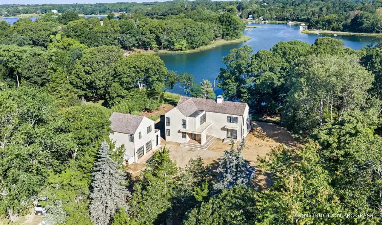 8 Margaret's Drive, Shelter Island, photograph 6 of 7. Courtesy of Hedgerow Exclusive Properties