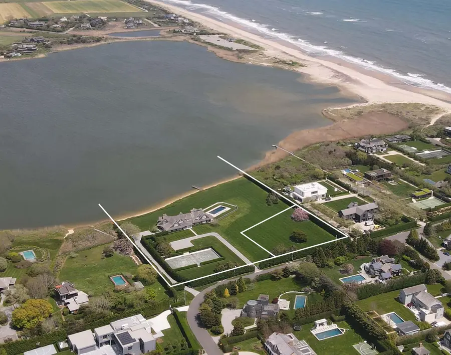 Divorce lawyer sells Bridgehampton home for $45M, The Real Deal. Image courtesy of Hedgerow Exclusive Properties