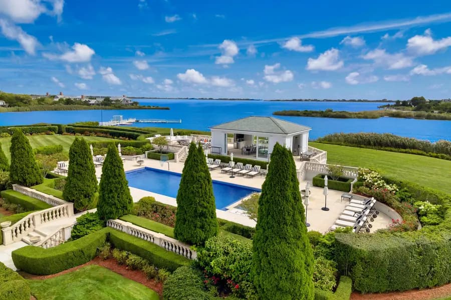 Larry Ellison, Ken Griffin and Other Rich Buyers Kept the Luxury Market ‘Separated From Reality’ in 2022, The Wall Street Journal. Image courtesy of Hedgerow Exclusive Properties