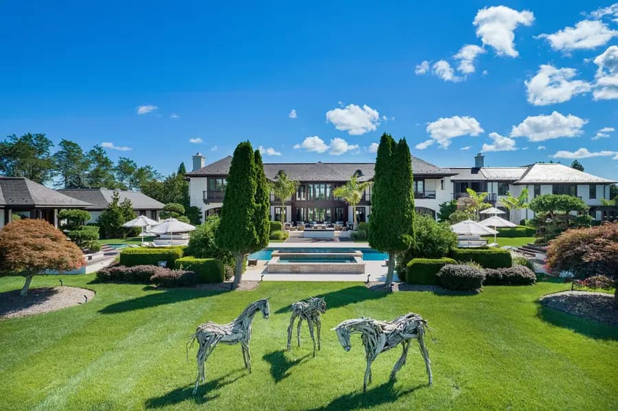 This $60 Million Hamptons Estate Comes With a 750-Gallon Shark Tank, Robb Report. Image courtesy of Hedgerow Exclusive Properties